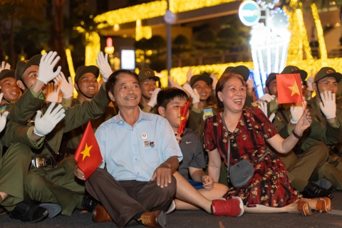 Những địa điểm đẹp để chụp ảnh, quay video cùng các lực lượng diễu binh, diễu hành tối 27/8