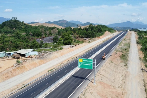 Tháo gỡ khó khăn cho 4 dự án giao thông trọng điểm