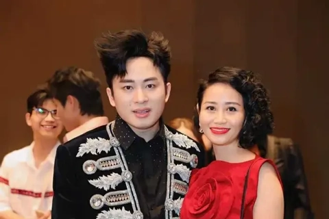 Tùng Dương thể hiện ca khúc "Việt Nam kỷ nguyên vươn mình"
