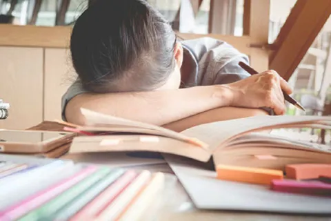 Từ 15/12: Xúc phạm người thân, cưỡng ép con học tập quá sức... sẽ bị phạt đến 20 triệu đồng