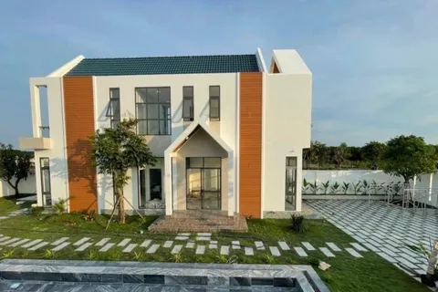 Cuộc sống trong biệt thự tiền tỷ của nghệ sĩ Lê Giang