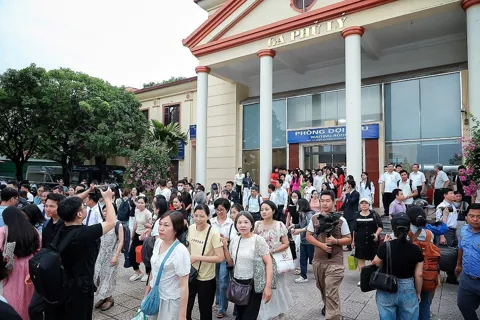 Từ ngày 1-11, tàu NA2 tuyến Vinh – Hà Nội dừng đón, trả khách tại ga Phủ Lý
