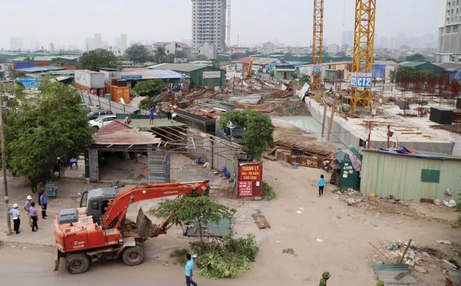 Phường Đông Ngạc triển khai điều tra, kiểm đếm đất đai phục vụ GPMB dự án đường Tây Thăng Long
