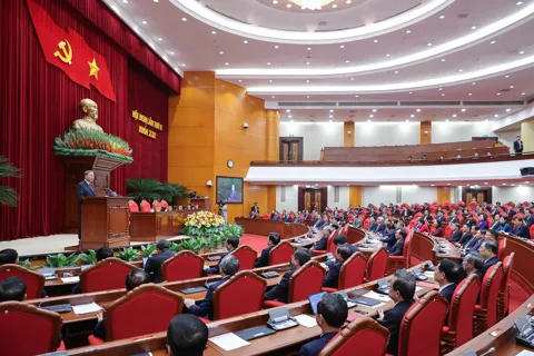 Thông cáo báo chí về ngày làm việc thứ hai và bế mạc Hội nghị lần thứ 15 Ban Chấp hành Trung ương Đảng khóa XIII