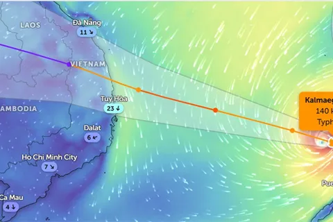 Bão số 13 Kalmaegi giật cấp 17, cường độ rất mạnh, di chuyển nhanh, vẫn có thể mạnh thêm