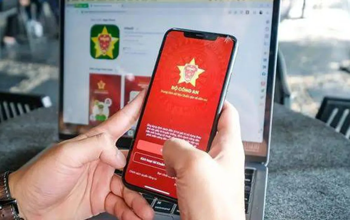 12 loại tài khoản phải liên kết VNeID cuối năm 2026