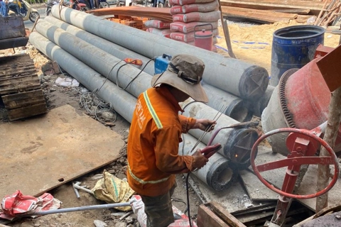 Xây nhà phố nên chọn cọc vuông hay cọc tròn ly tâm?
