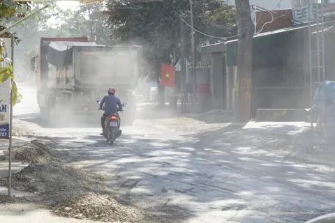 "Binh đoàn” xe tải cày nát tỉnh lộ ở Thanh Hóa
