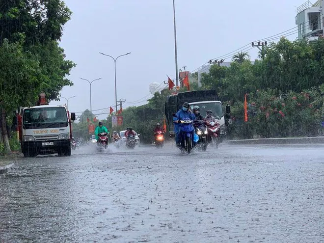 Miền Trung căng mình trước đợt lũ mới, nước sông dâng nhanh, nguy cơ ngập lụt diện rộng