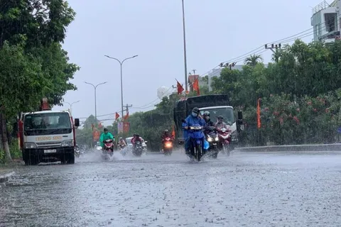 Miền Trung căng mình trước đợt lũ mới, nước sông dâng nhanh, nguy cơ ngập lụt diện rộng