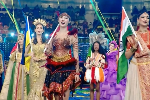Hoa hậu Ý Nhi nhảy "Vũ điệu đại ngàn" ở khai mạc Miss World