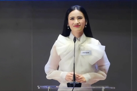 Huỳnh Trần Ý Nhi thể hiện thần thái xuất sắc tại phần thi phụ của Miss World 2025
