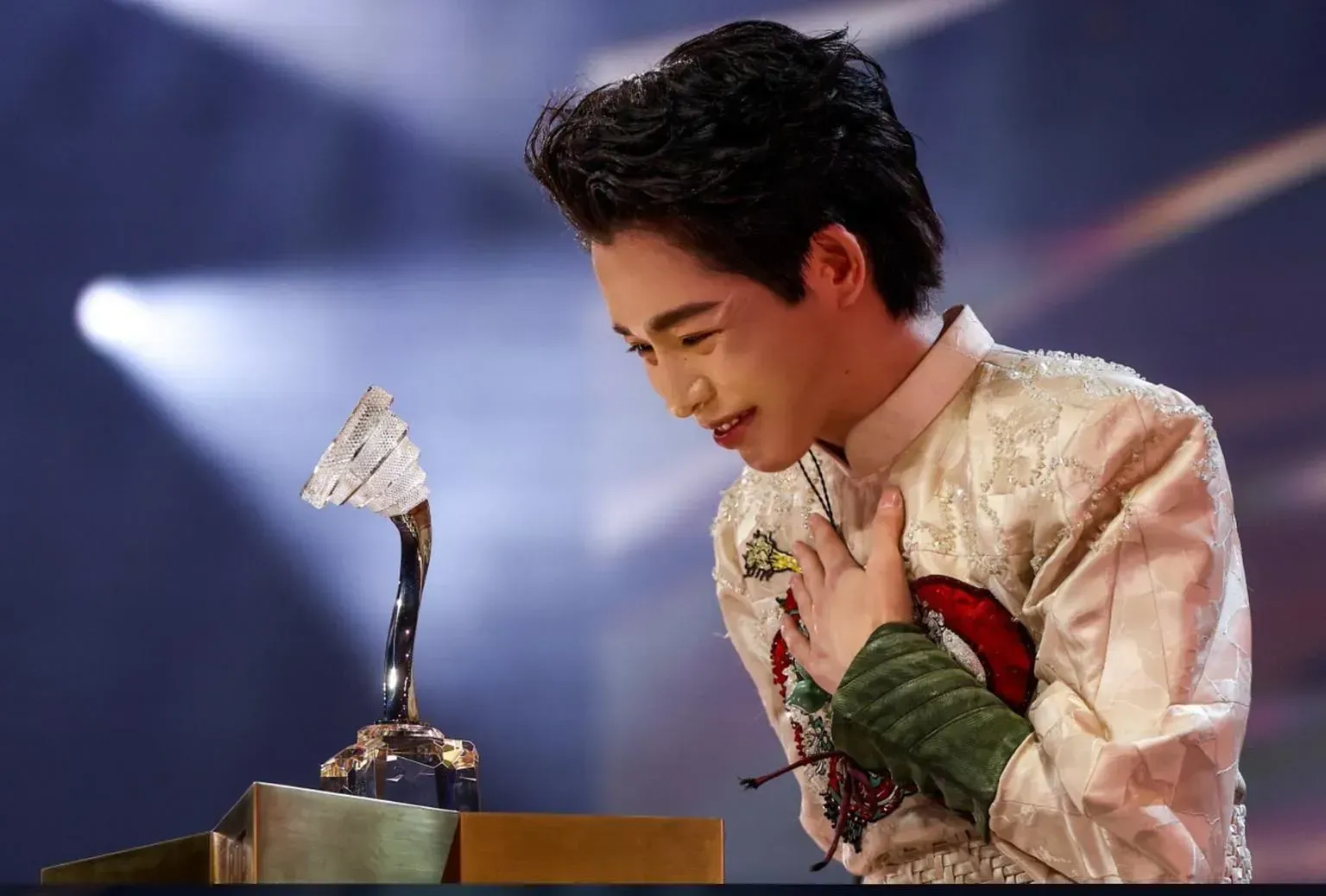 Đức Phúc chia sẻ về hậu trường Intervision, tuyên bố trích 1 tỷ đồng làm từ thiện