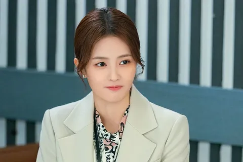 Triệu Lệ Dĩnh, Bạch Lộc với Cúc Tịnh Y: Ai giàu hơn?
