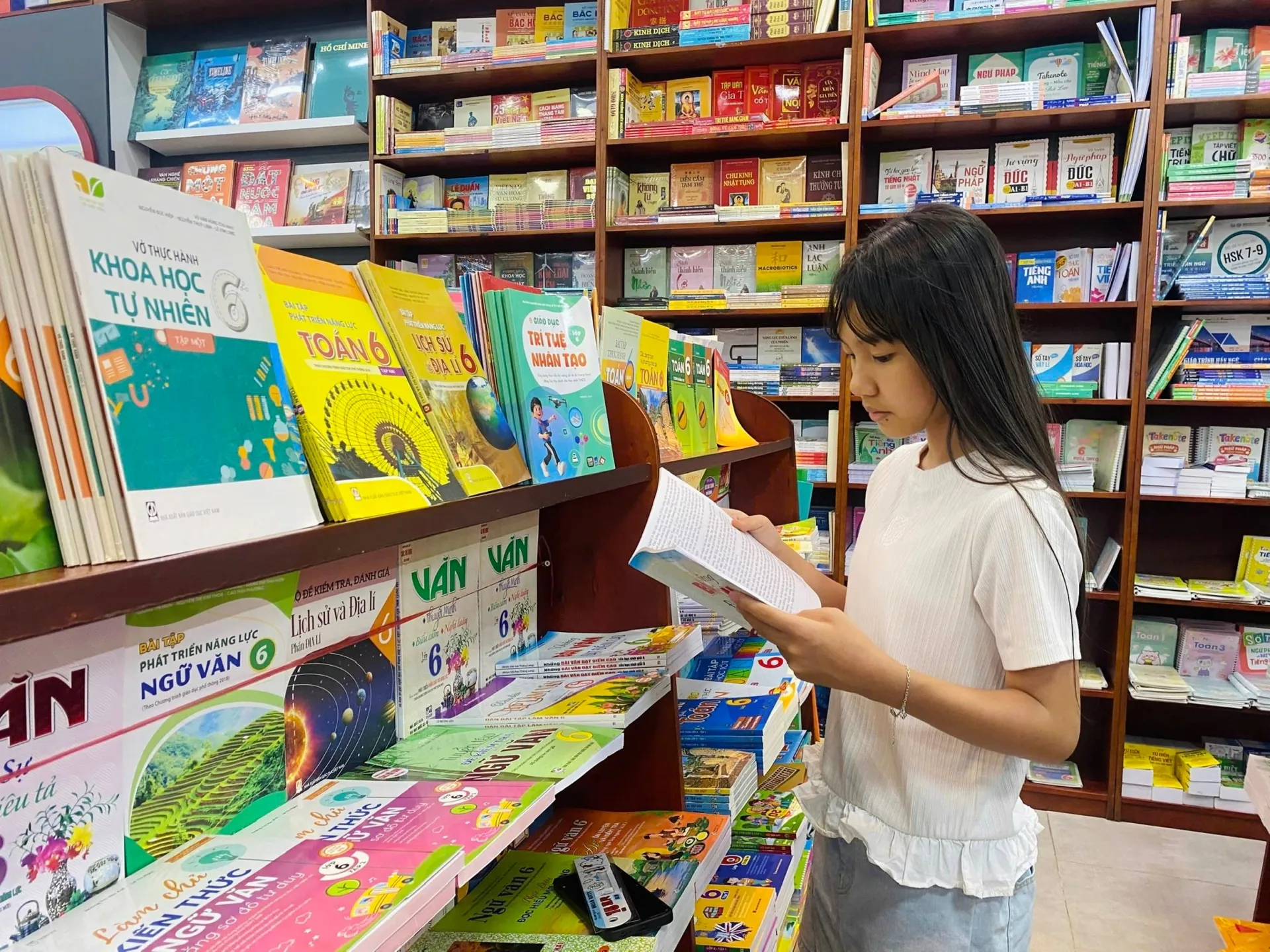 Sửa đổi chương trình, sách giáo khoa: Cần bám sát thực tiễn dạy học
