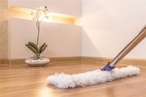 Bí quyết lau sàn gỗ sạch, sáng kéo dài được cả tháng