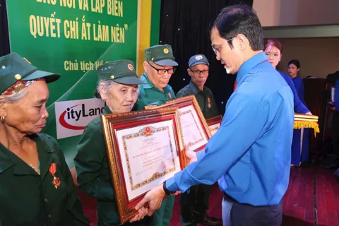 Quy định về xét, truy tặng “Huy chương Thanh niên xung phong vẻ vang”