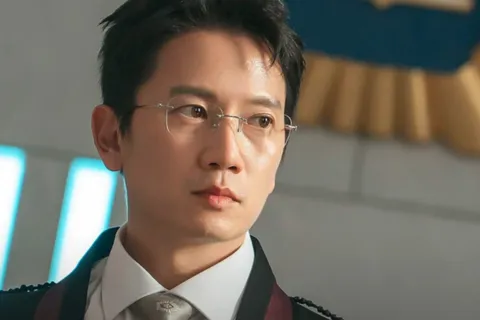 Thẩm phán trùng sinh lên sóng, Ji Sung bước vào "cuộc chiến" khung giờ vàng