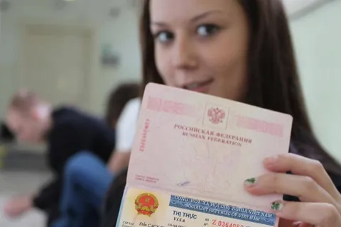 Triển khai miễn thị thực có thời hạn cho người nước ngoài thuộc diện đặc biệt cần ưu đãi