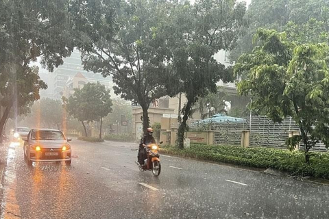Thời tiết ngày 17/8/2025: Miền Bắc, Hà Nội mưa dông