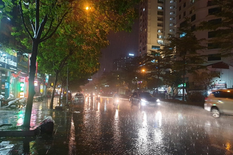 Dự báo thời tiết ngày 9/7/2025: Miền Bắc, Hà Nội ngày nắng nóng, chiều tối mưa to