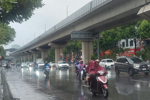 Dự báo thời tiết ngày 10/7/2025: Hà Nội cùng cả nước đón mưa rào và dông