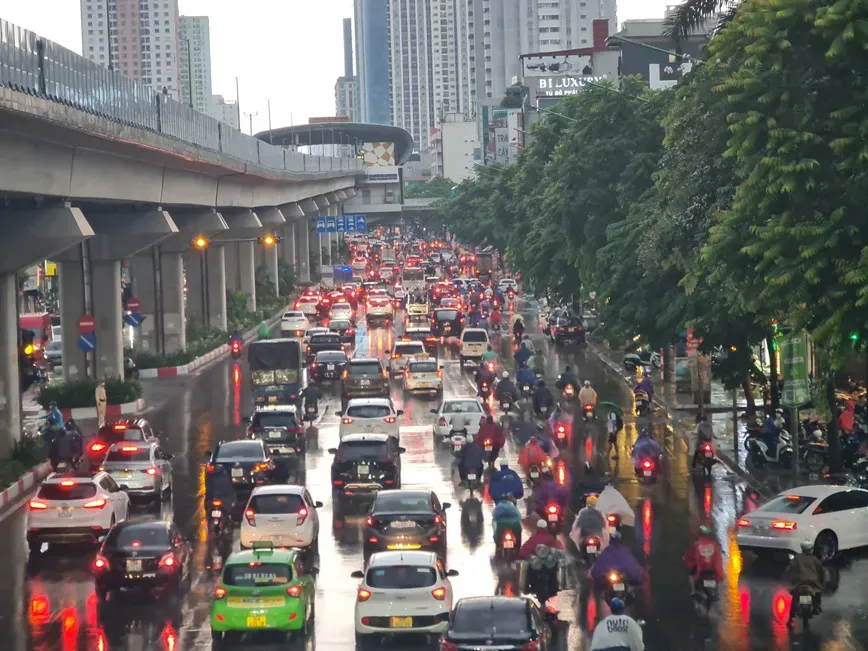 Dự báo thời tiết ngày 18/6/2025: Miền Bắc, Hà Nội ngày nắng nóng, chiều mưa to