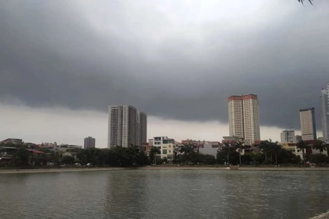 Dự báo thời tiết ngày 18/5/2025: Miền Bắc, Hà Nội âm u, mưa rất to
