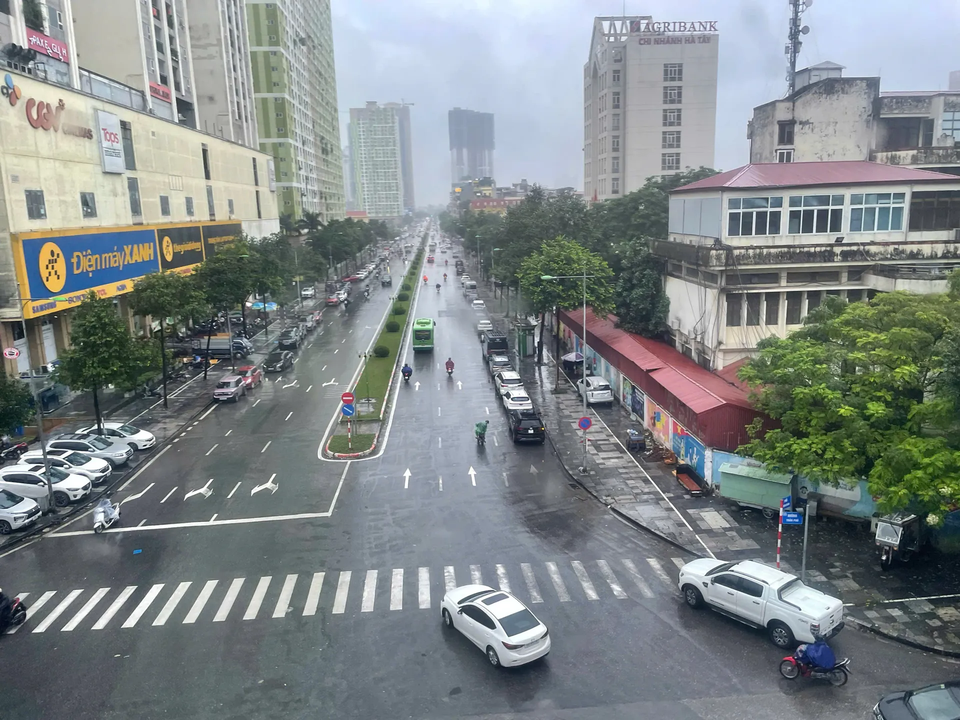 Thời tiết ngày 9/11/2025: Miền Bắc, Hà mưa rào, âm u, ẩm thấp