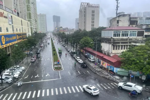 Thời tiết ngày 12/12/2025: Miền Bắc, Hà Nội trời âm u, mưa rải rác