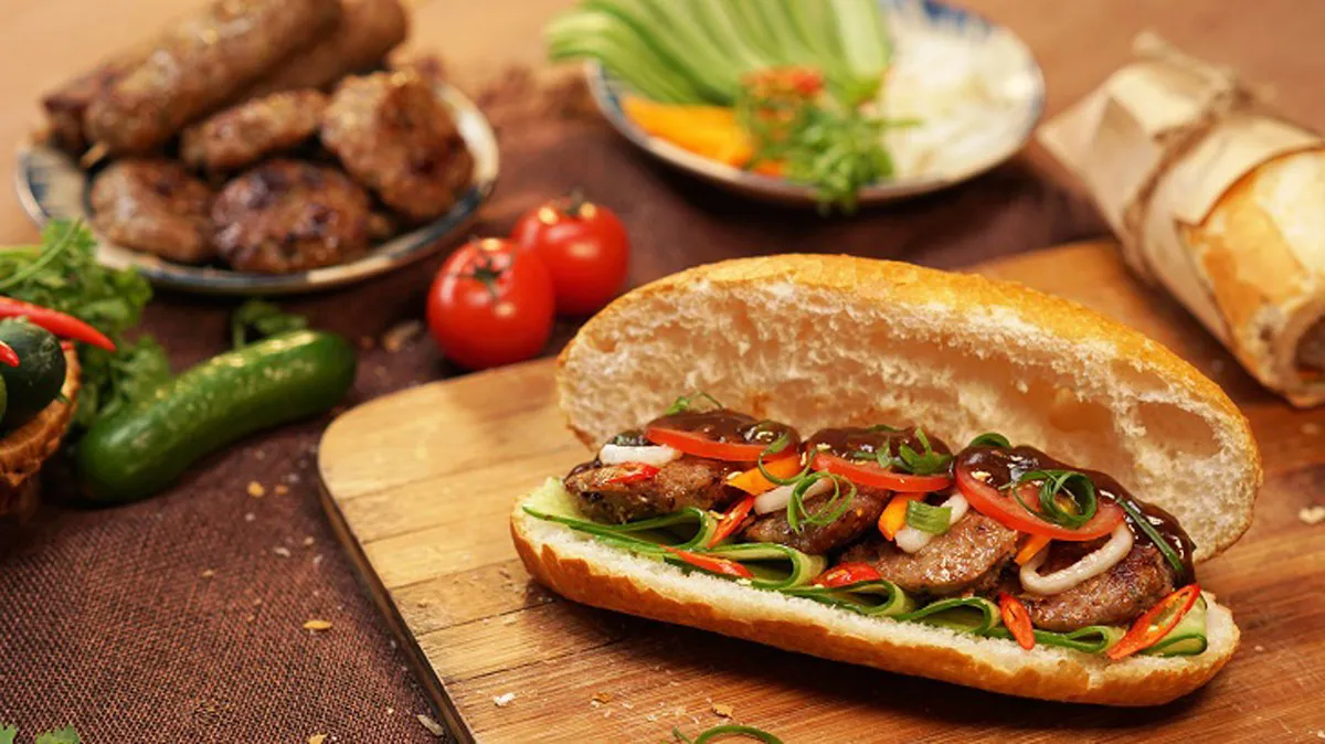 Bánh mì ngon, bổ, rẻ nhưng ai không nên ăn kẻo "rước họa vào thân"?