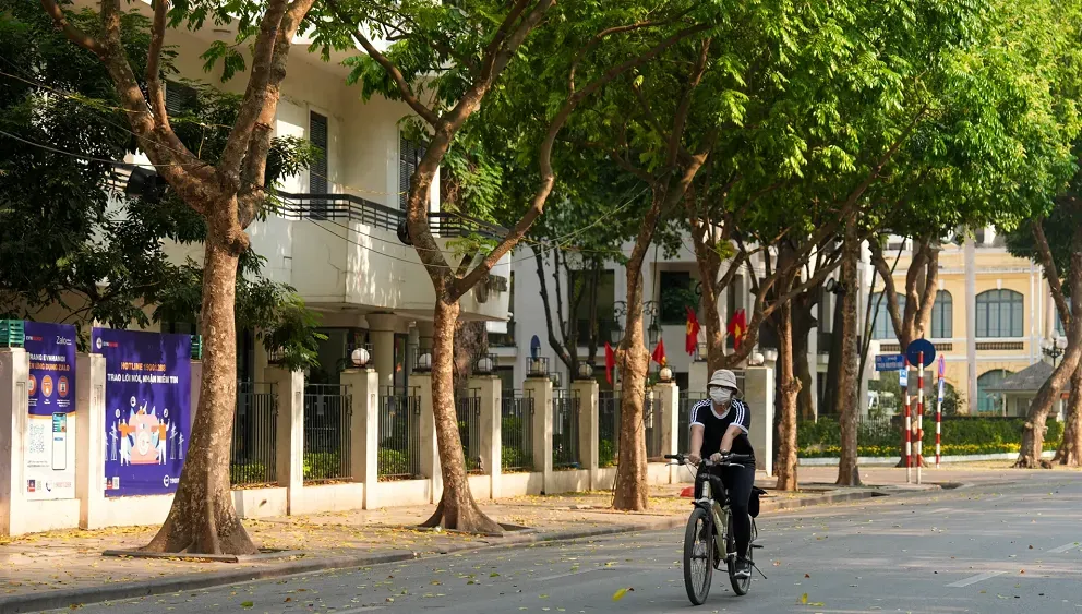 Dự báo thời tiết ngày 2/5/2025: Miền Bắc và Hà Nội ngày nắng, miền Nam mưa to