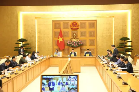 Từ Nam Phi, Thủ tướng chủ trì cuộc họp trực tuyến về ứng phó, khắc phục hậu quả mưa lũ