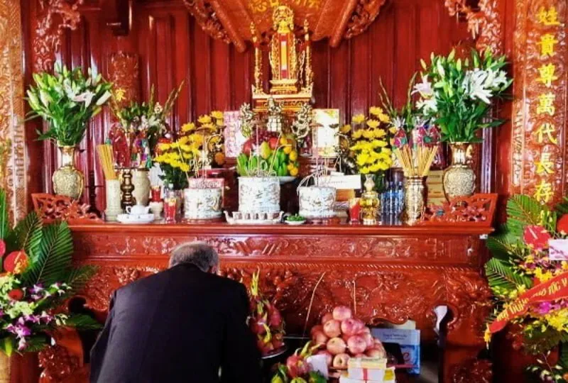 Văn khấn rằm tháng 12 âm lịch Ất Tỵ 2025 theo truyền thống Việt Nam