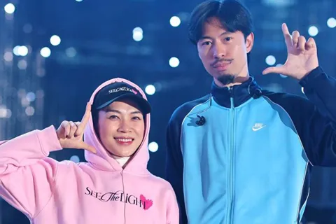 Đen Vâu xuất hiện cùng Mỹ Tâm trên sân Mỹ Đình
