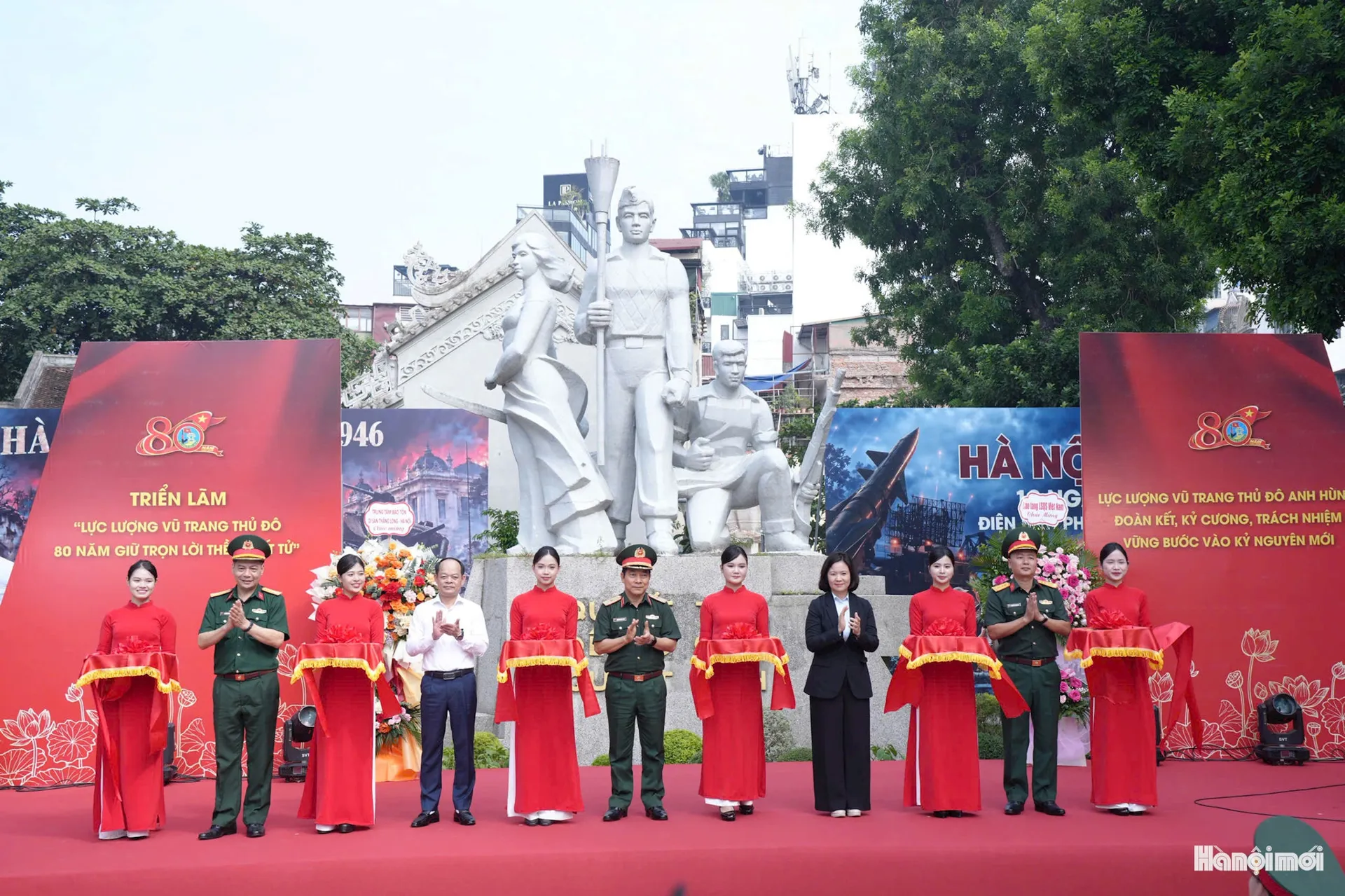 Khai mạc Triển lãm “Lực lượng vũ trang Thủ đô - 80 năm giữ trọn lời thề Quyết tử”