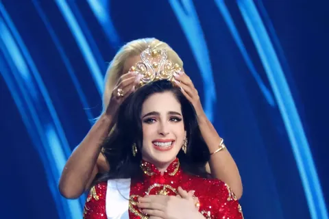 Miss Universe 2025: Tân hoa hậu đến từ Mexico gây tranh cãi dữ dội, đế chế sắc đẹp lớn nhất hành tinh đang suy tàn?