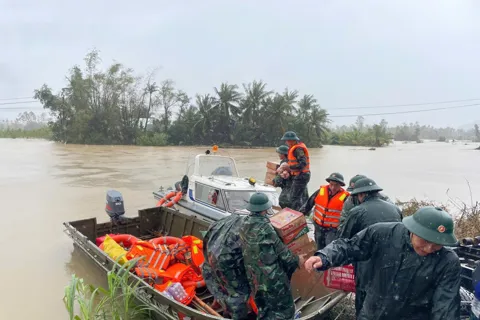 Hỗ trợ khẩn cấp 700 tỷ đồng cho 4 tỉnh khắc phục thiệt hại do mưa lũ
