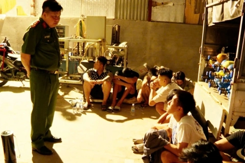 Triệt phá đường dây mua bán “khí cười” liên tỉnh
