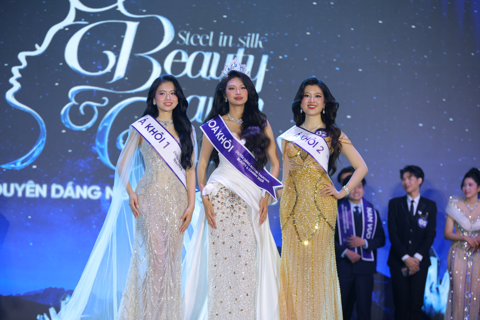 Thí sinh Phan Trâm Anh đăng quang Hoa khôi duyên dáng Ngoại thương