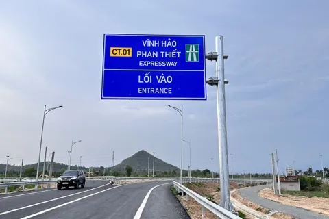 Xử lý tình trạng xói lở trên tuyến đường bộ cao tốc Vĩnh Hảo - Phan Thiết