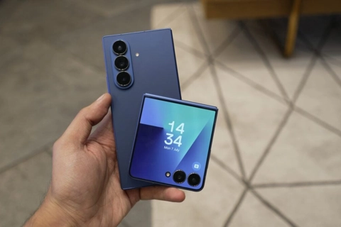 Galaxy Z Flip7 có độ bền lên tới 500.000 lần gập