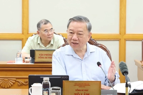 "Bố trí, sắp xếp cán bộ đúng nguyên tắc, không để phát sinh vấn đề phức tạp nội bộ"
