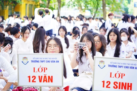 Xúc động lời nhắn gửi của cô Hiệu trưởng gửi học sinh trước thềm thi tốt nghiệp THPT