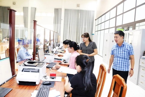 Tiếp tục xây dựng tổ chức, hoạt động của đơn vị hành chính 2 cấp bảo đảm thông suốt, hiệu quả