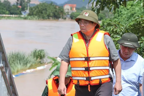 Triển khai quyết liệt các giải pháp khắc phục hậu quả thiên tai sau bão số 11