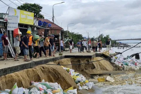 Hỗ trợ khẩn cấp 100 tỷ đồng cho TP Đà Nẵng khắc phục thiệt hại do mưa lũ