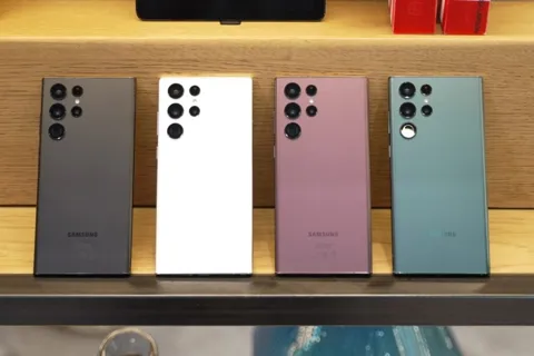 Galaxy S22 bị dừng tạm cập nhật lên One UI 8