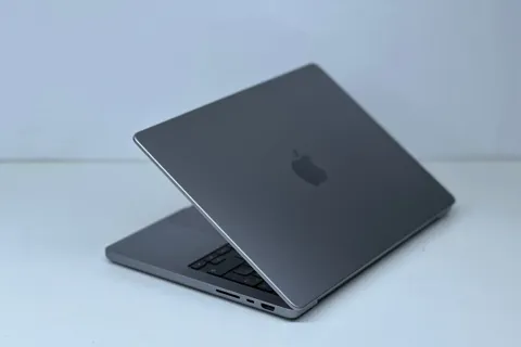 Sắp có máy Mac đầu tiên dùng chip iPhone