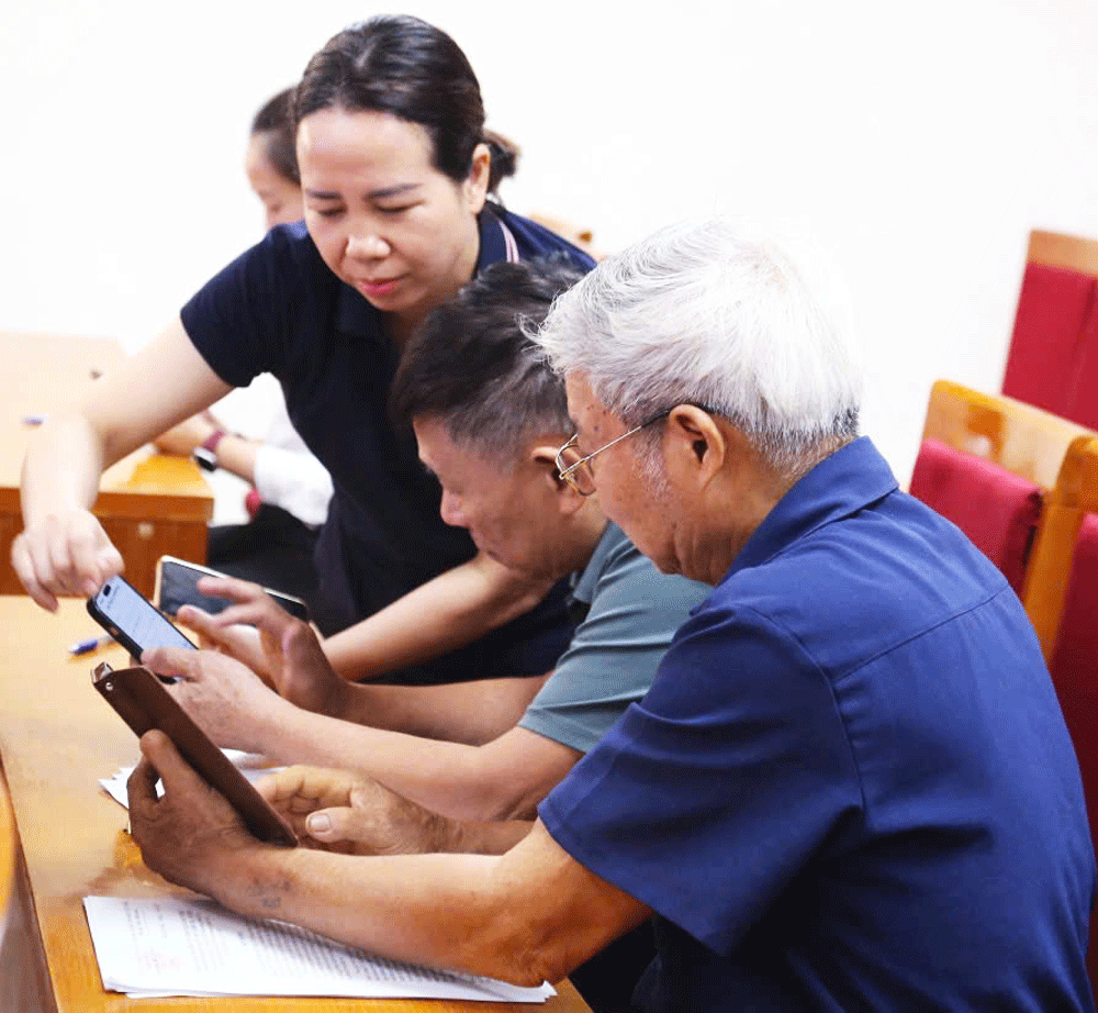 Phường Dương Nội ứng dụng công nghệ số trong hoạt động của Ban công tác Mặt trận